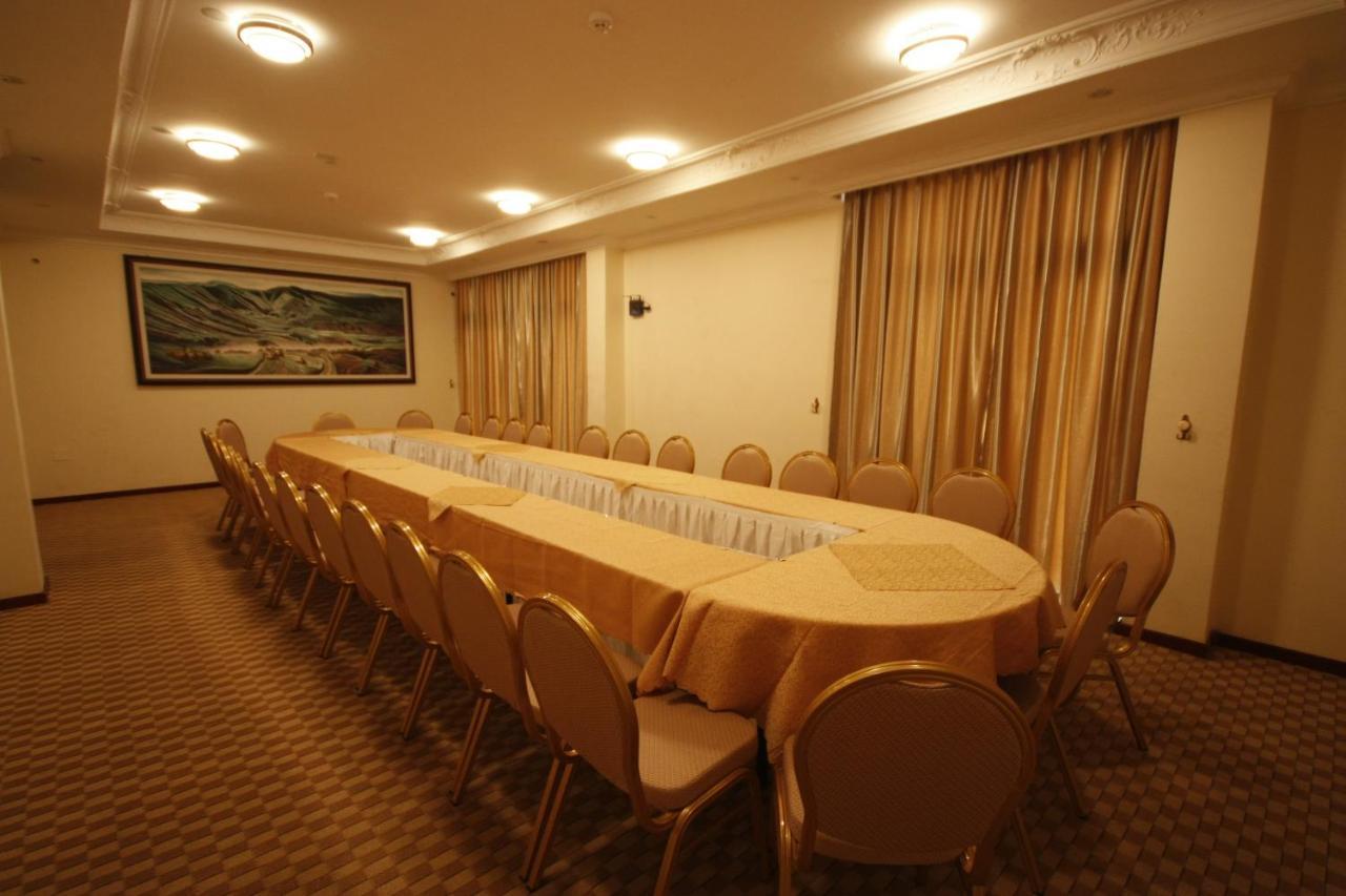 Caravan Hotel Addis Eksteriør billede